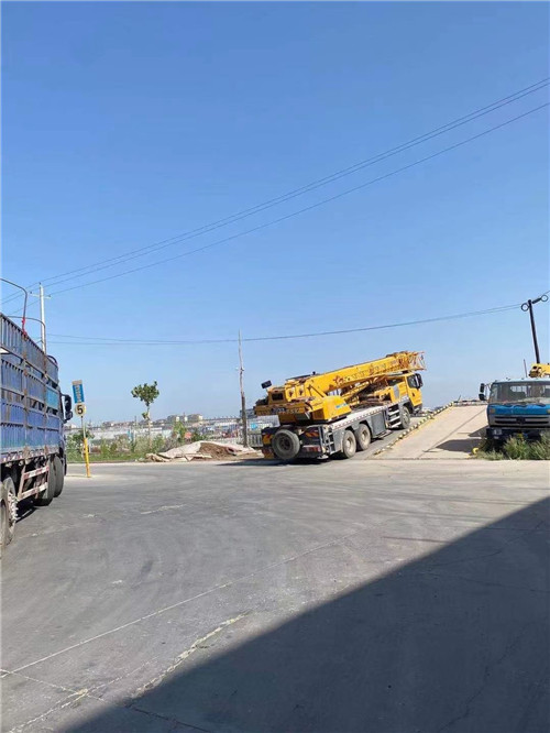 盐田区25吨吊车的租赁价格大概是多少？